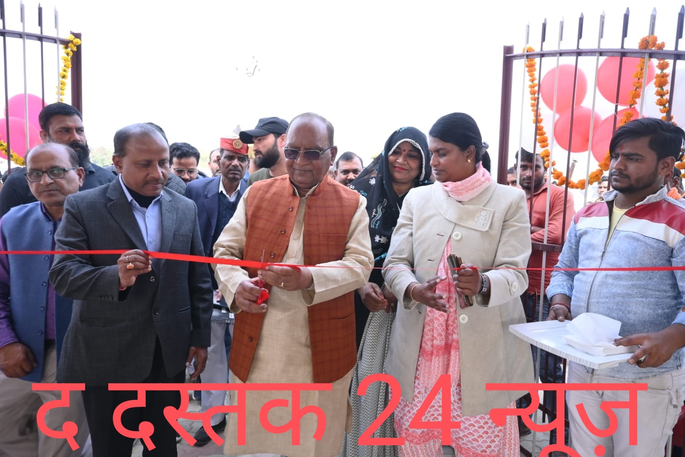 फर्रुखाबाद :- ग्राम पंचायत सिरौली में अमृतपुर विधायक ने किया आरआरसी सेंटर का उद्घाटन ।