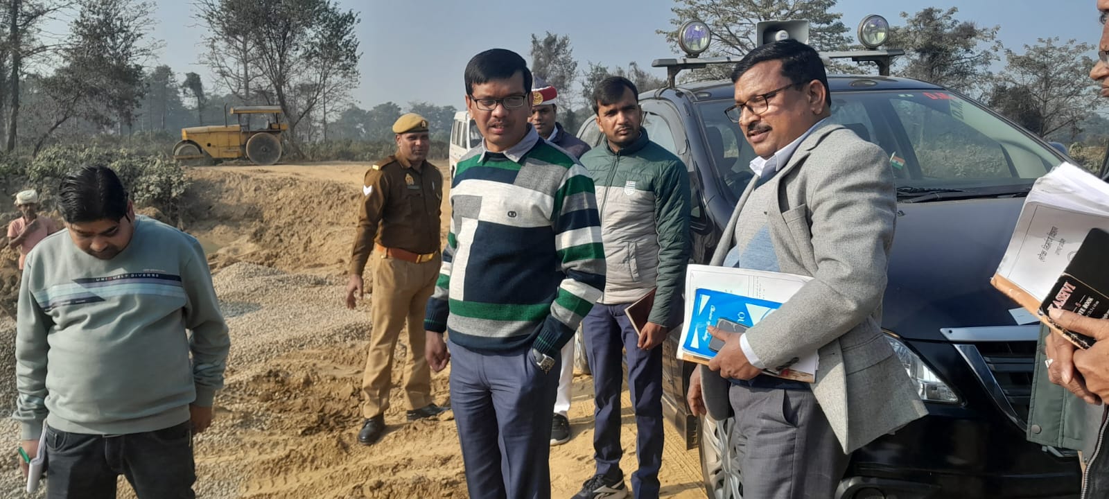 पीलीभीत:जिलाधिकारी ने निर्माणाधीन ग्राम नवदिया मकसूदपुर के पास गोमती नदी पर लघुसेतु व खनौत नदी लघुसेतु निकट ग्राम शाहगढ़ का किया गया औचक निरीक्षण।