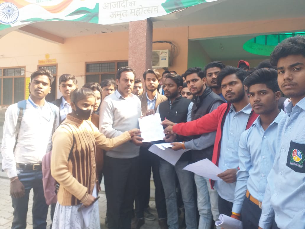 पीलीभीत : किसानों ने सांसद वरुण गांधी को पत्र भेजकर शिकायत की