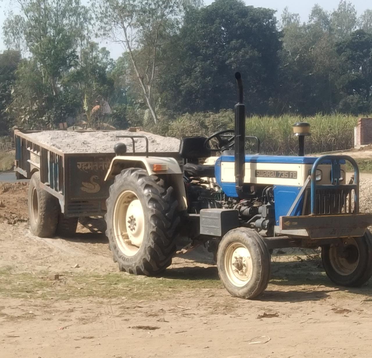 पीलीभीत:रात के अंधेरे में अवैध रेत खनन कर चांदी काट रहे खनन माफ़िया