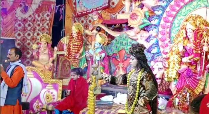 पीलीभीत : महाशिवरात्रि पर्व पूरी रात हुआ जगराता, प्रस्तुत की गई सुंदर सुंदर झांकियां