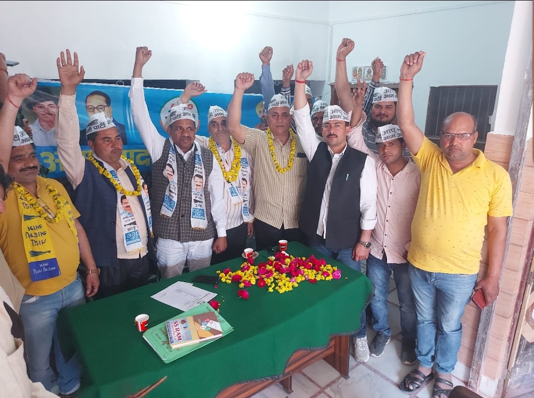 आम आदमी पार्टी फर्रुखाबाद के व्यापार प्रकोष्ठ का हुआ गठन  व्यापारी उमेश चंद्र गुप्ता बने जिला अध्यक्ष