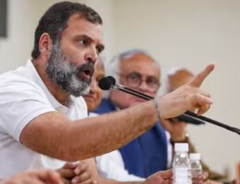 सावरकर नहीं राहुल गाँधी हूँ, माफी नहीं मांगूंगा : राहुल गाँधी