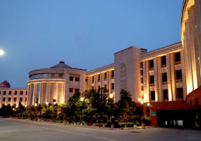 हाईकोर्ट के आदेश के बाद पावर कॉर्पोरेशन ने 28 कर्मचारियों की एक महीने का वेतन और पेंशन रोकी