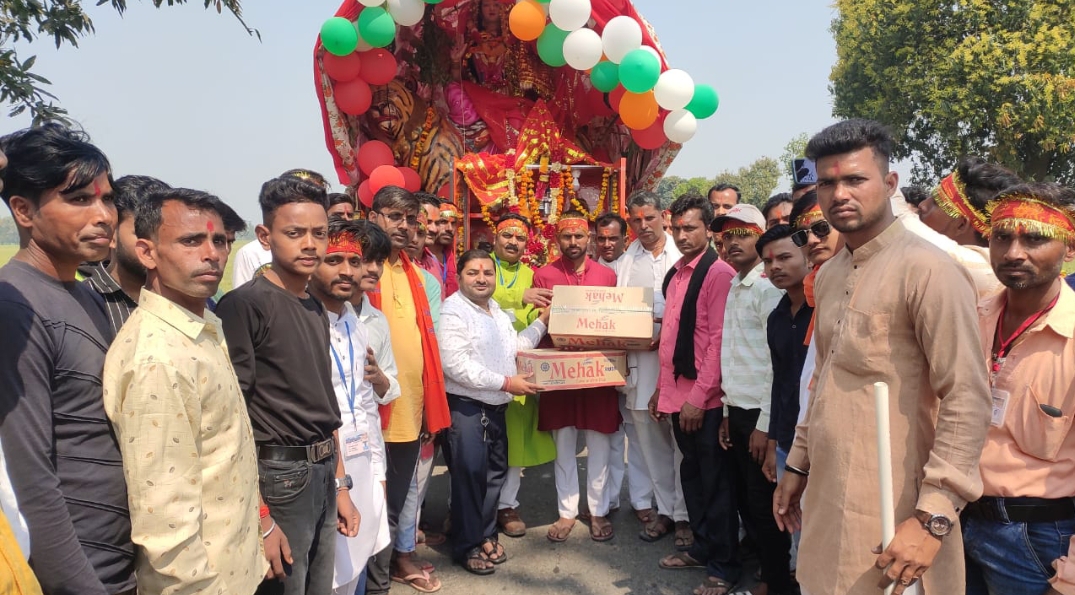 पीलीभीत :5वीं विशाल यात्रा का पदयात्री भक्तों का एक जत्था रवाना हुआ