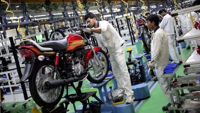 नए नियम लागू होने के कारण हीरो मोटो कॉर्प से Tata तक सभी कंपनियां बढ़ाने जा रहीं गाड़ियों की कीमत