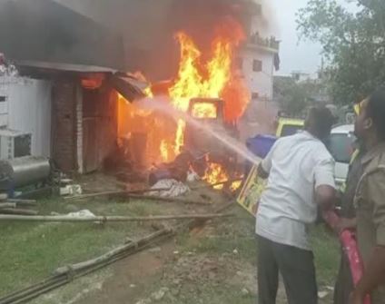 मालखाने में वेल्डिंग होते वक्त हुआ हादसा, सरोजनीनगर थाने में लगी आग