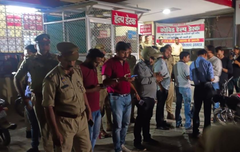 माफिया अतीक अहमद और उसके भाई अशरफ की गोली मारकर हत्या