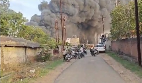 कोरबा में केमिकल फैक्ट्री में लगी भीषण आग