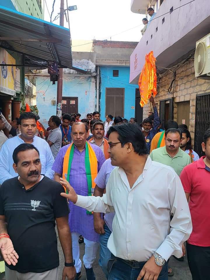 भाजपा प्रत्याशी शैलेन्द्र गुप्ता ने किया डोर टू डोर जनसम्पर्क: