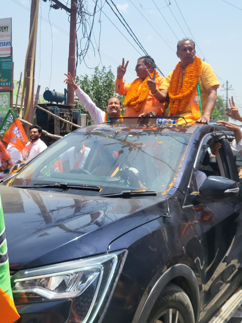 पीलीभीत ; भाजपाइयों ने निकाली अपने प्रत्याशी के समर्थन में ऐतिहासिक रैली