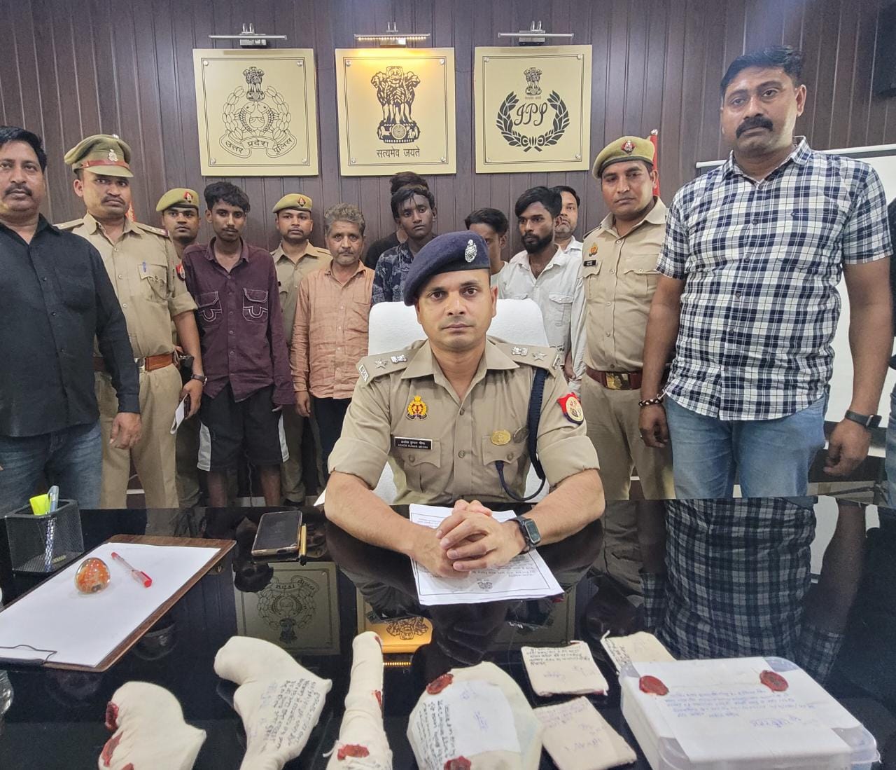 फर्रुखाबाद:अंतर्जनपदीय चोरी करने वाले गिरोह के छह सदस्यों को पुलिस ने किया गिरफ्तार