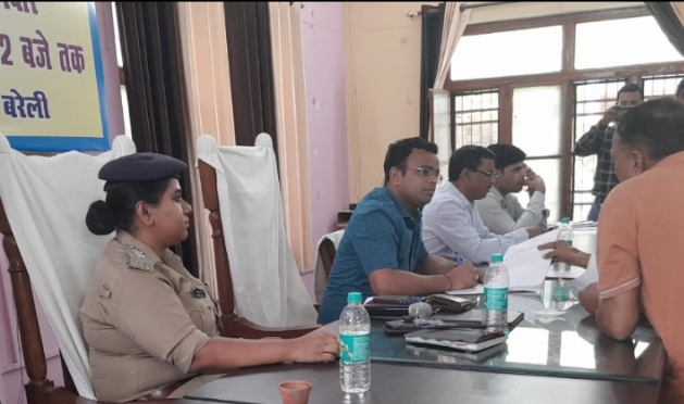 बरेली - उप जिलाधिकारी आंवला की अध्यक्षता में संपन्न हुआ समाधान दिवस एक शिकायत का मौके पर किया निस्तारण।