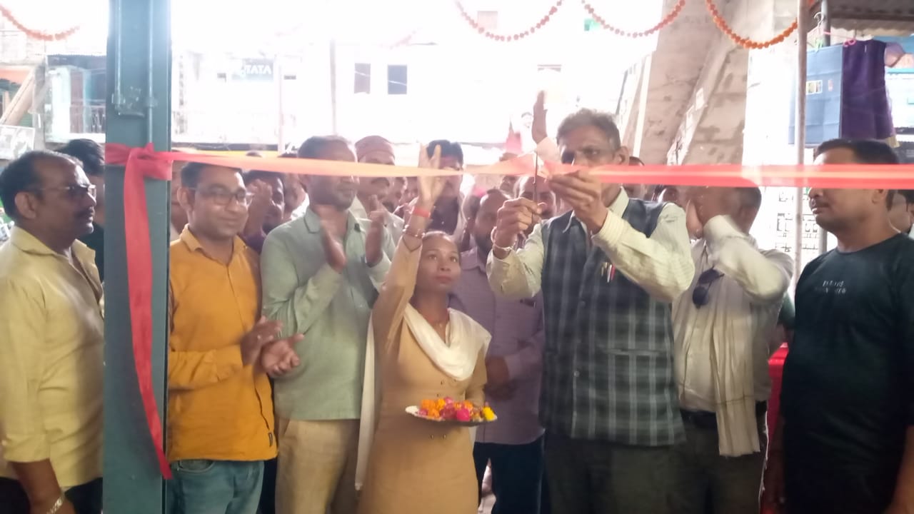 बाँदा ; डिजिटल ग्लोबल इण्डिया न्यूज़ एजेन्सी के बुन्देलखण्ड क्षेत्रीय कार्यालय में श्रमजीवी पत्रकार महासंघ रजि. के संयुक्त प्रयास से बुन्देलखण्ड पत्रकार संगोष्ठी  का आयोजन किया गया