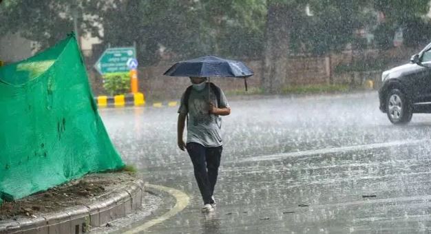 लखनऊ: यूपी के 40 जिलों में भारी बारिश का अलर्ट, लखनऊ में अगले 3 दिन होगी झमाझम बारिश