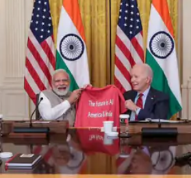 AI लिखी टीशर्ट गिफ्ट की जो बाइडेन ने मोदी को