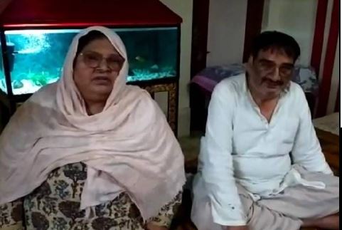 इफ्तिखार हैदर और उनकी पत्नी को चाकू के बल पर बंधक बना लिया, नकाबपोश बदमाशों ने दिया लूट को अंजाम