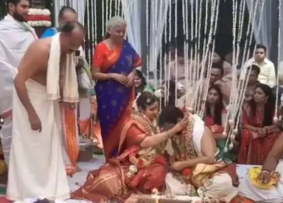 घर से की निर्मला सीतारमण ने बेटी की शादी, दामाद PMO में काम करते हैं
