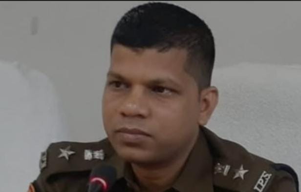 बरेली - बरेली एसएसपी प्रभाकर चौधरी ने की एक बड़ी कार्यवाही राजमिस्त्री की मौत पर सिपाही को किया निलंबित।
