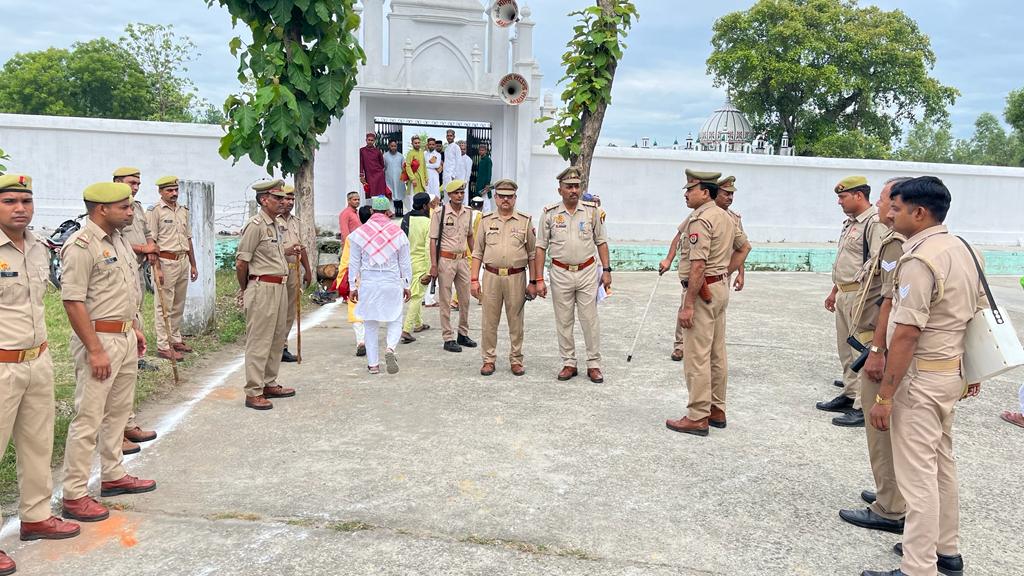 पीलीभीत:ईद-उल-अजहा/बकरीद पर्व के दृष्टिगत अपर पुलिस अधीक्षक ने नगर क्षेत्र में भ्रमणशील रहकर शान्ति व्यवस्था का लिया जायजा