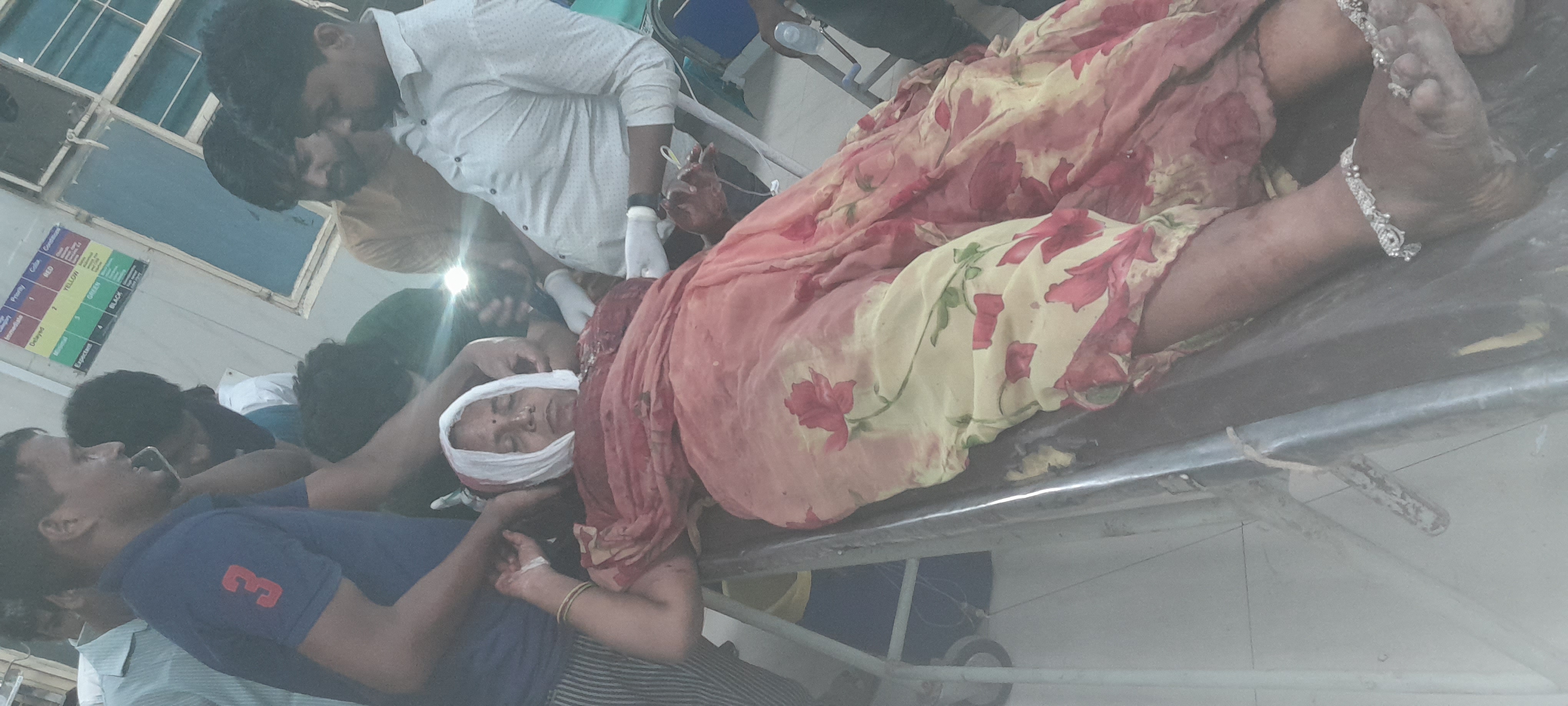 फर्रुखाबाद: खेत में बकरी जाने से महिला का सर काटा हालत गंभीर