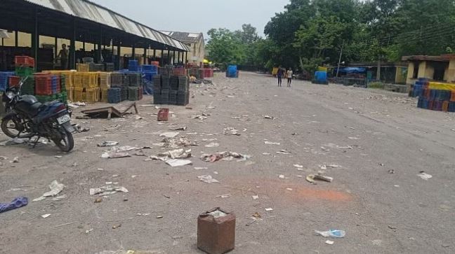 पिलीभीत में मंडी में गंदगी के अंबार, खामोश हैं जिम्मेदार
