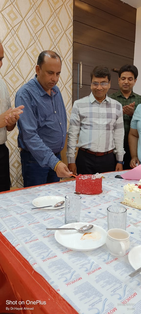 पीलीभीत : ग्रेजुएट डॉक्टर्स एसोसिएशन पूरनपुर द्वारा नगर पालिका परिषद के चेयरमैन शैलेंद्र गुप्ता का जन्मदिन पर उनके उज्जवल भविष्य की कामना की