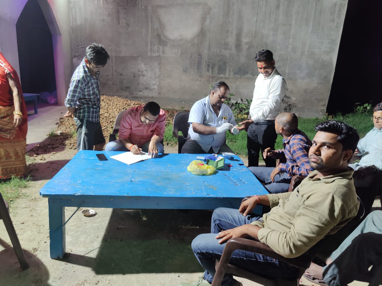 फर्रुखाबाद:जिले में फाइलेरिया रोगियों को खोजने के लिए हो रहा है नाइट ब्लड सर्वे,अब तक 1533 लोगों के लिए जा चुके हैं रक्त के नमूने