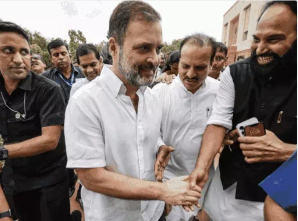 राहुल गांधी 6 महीने बाद आज संसद में बोलेंगे; कल पार्लियामेंट पहुंचने पर कांग्रेस नेताओं में जश्न