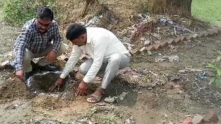 हरदोई:नीरज कुमार ए आर पी माधौगंज ने उच्च प्राथमिक विद्यालय सदरियापुर व प्राथमिक विद्यालय सदरियापुर का सहयोगात्मक पर्यवेक्षण किया।