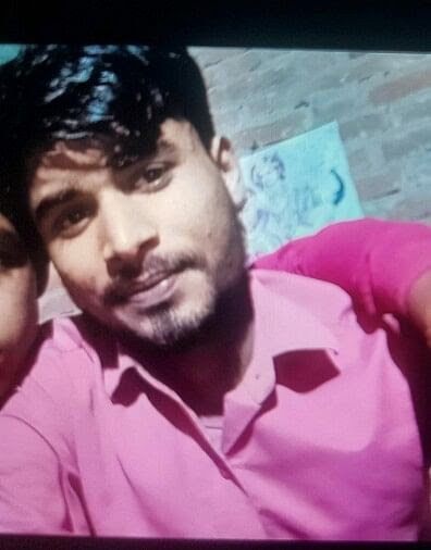 पीलीभीत में कमरे में फंदे से लटका मिला बीएससी के छात्र का शव