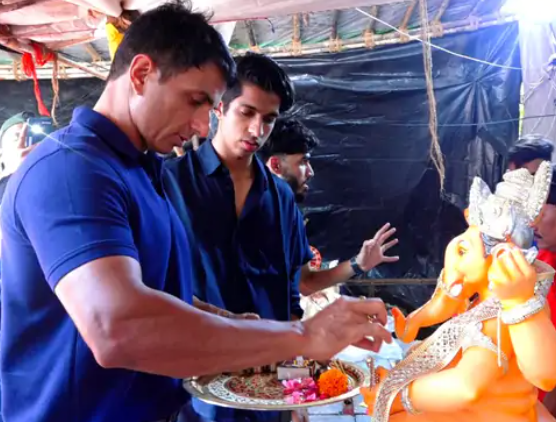 बॉलीवुड इंडस्ट्री के तमाम सितारों को धूम-धाम से मनाया गणेश चतुर्थी