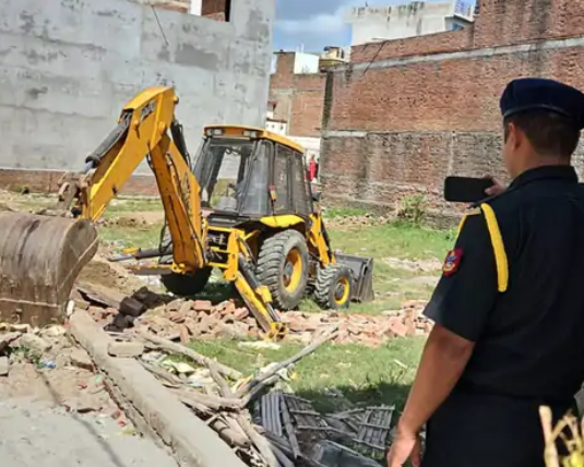 अवैध प्लाटिंग को एलडीए ने किया ध्वस्त, सख्ती से पेश आ रही सरकार
