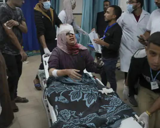 इजराइल गाजा के अस्पतालों समेत रिहायशी इलाकों में कर रहा हमला