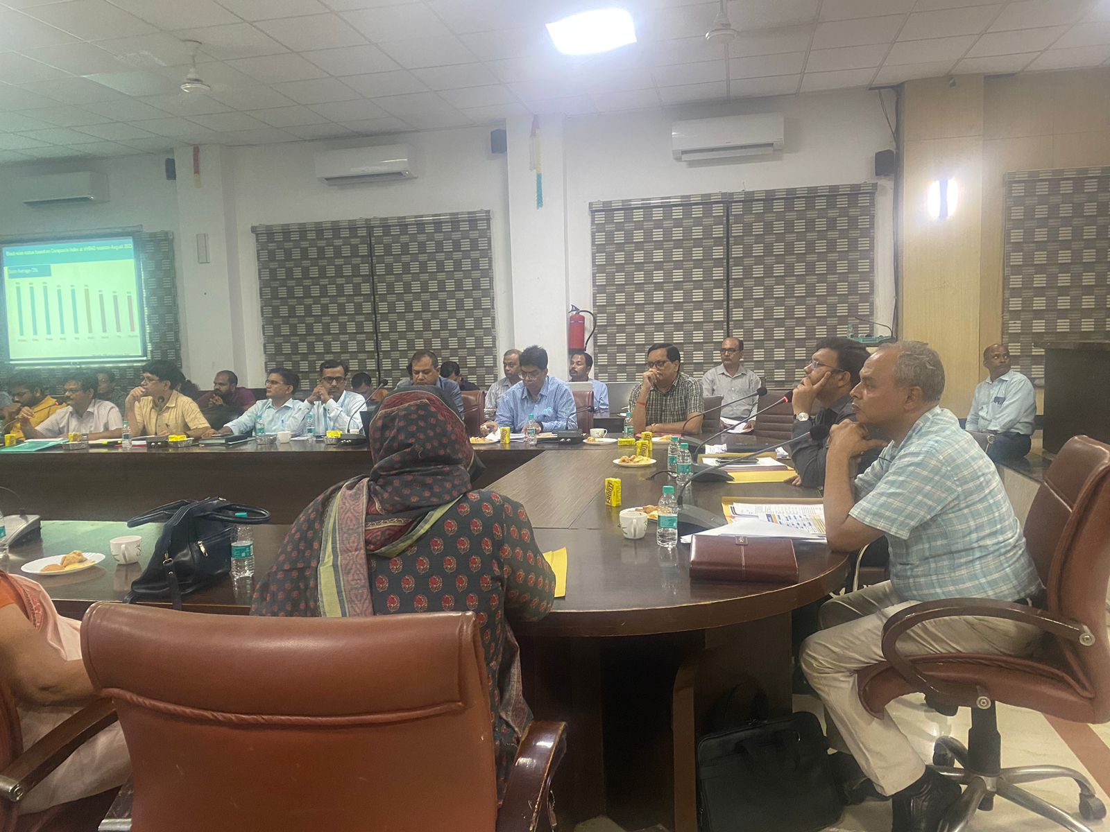 प्रयागराज: जिला स्वास्थ्य समिति की बैठक सम्पन्न स्वास्थ्य सम्बंधी योजनाओं के क्रियान्वयन में किसी भी प्रकार की लापरवाही या उदासीनता न बरते,