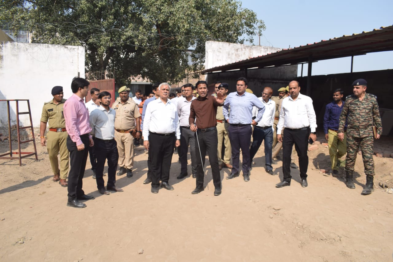 प्रयागराज- मुख्य सचिव ने महाकुम्भ-2025 की तैयारियों के दृष्टिगत कराये जा रहे कार्यों का किया स्थलीय निरीक्षण