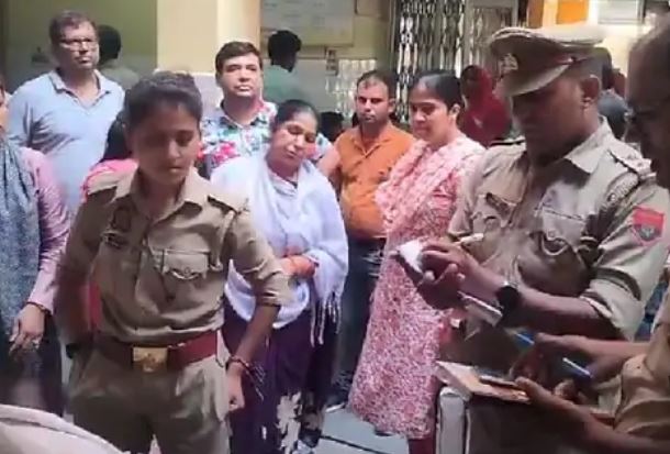 मैनपुरी में महिला स्वास्थकर्मी ने फांसी लगाकर दी जान, 6 महीने पहले की थी लव मैरिज