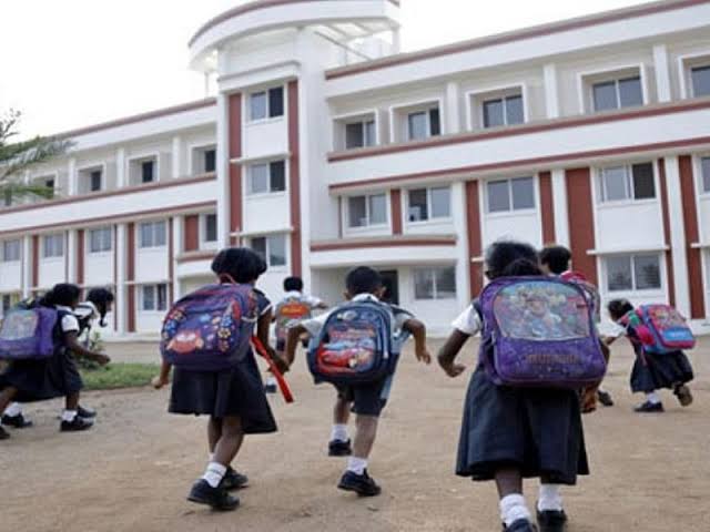 पीलीभीत के जिले में बिना मान्यता चल रहे कॉलेजों पर विभाग नहीं कस पा रहा शिकंजा