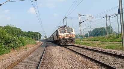 मैनपुरी में ट्रेन की चपेट में आकर साधु की मौत, देवी जागरण सुनने को घर से निकले थे