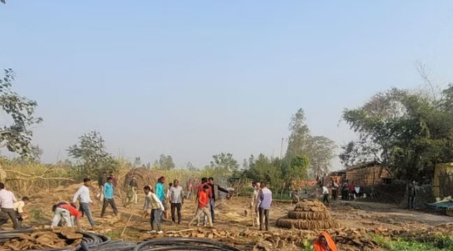 पीलीभीत में प्रशासन ने खाली कराई ग्राम समाज की जमीन