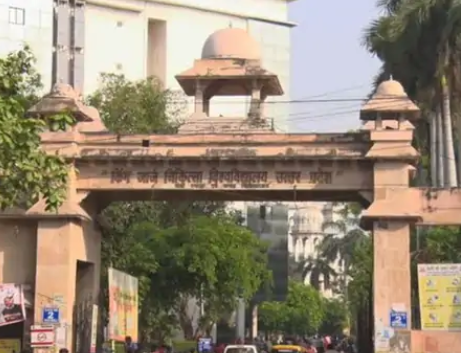 वेंटिलेटर के लिए ट्रॉमा सेंटर में भटकते रहे, गुहार लगाते रहे पर सुनवाई नहीं हुई KGMU ट्रॉमा सेंटर में 2 महिलाओं की वैंटिलेटर न मिलने से मौत