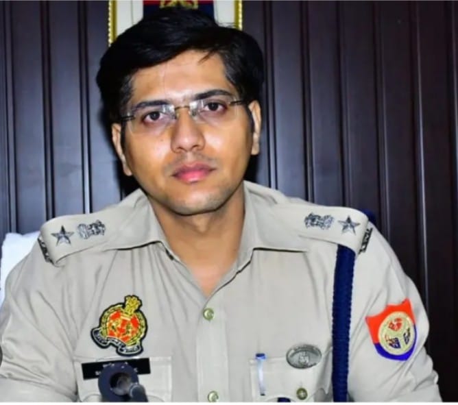 बरेली - एसएसपी ने 138 सब-इंस्पेक्टरों के किये तबादले,नौ महिलाओं की हत्या से चर्चित शाही के सब- इंस्पेक्टर भी गये तवादले।
