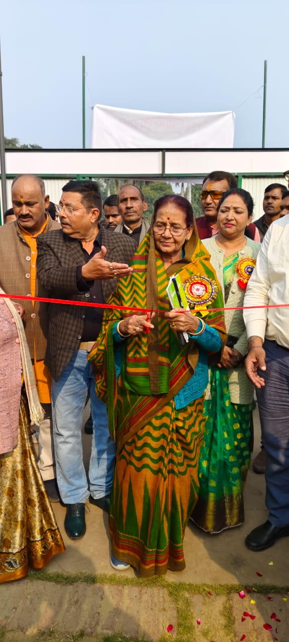 प्रयागराज :प्रकृति से करें प्रेम माननीय सांसद चंद्रशेखर आजाद पार्क राजकीय उद्यान प्रयागराज में दो दिवसीय कोलियस एवं गुलदाउदी पुष्प प्रदर्शनी का उदघाटन