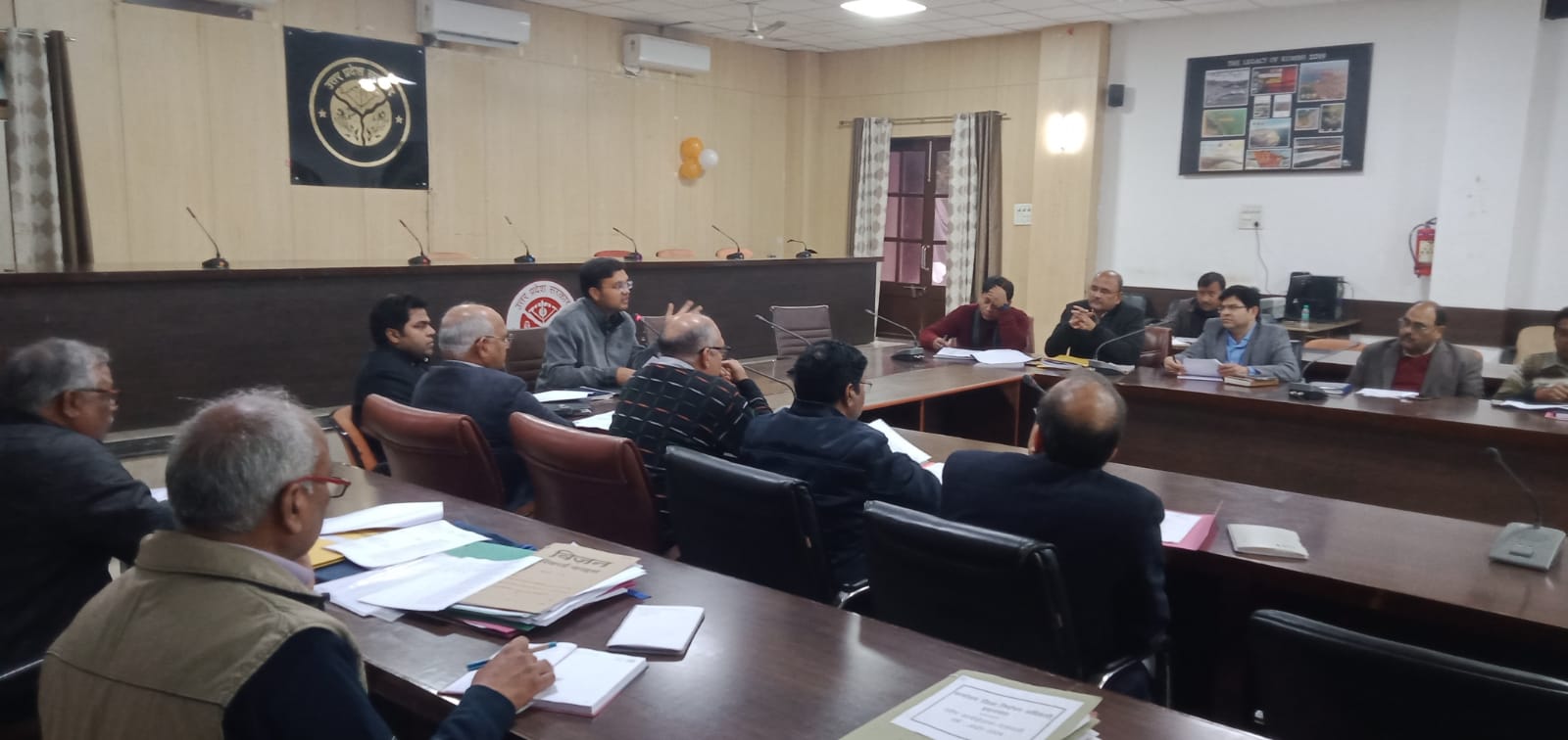 प्रयागराज - मुख्य विकास अधिकारी के अध्यक्षता में लोक सभा सामान्य निर्वाचन 2024 के दृष्टिगत नोडल अधिकारियों के साथ बैठक संपन्न