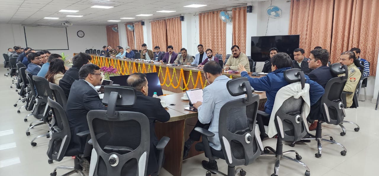 प्रयागराज में कराए जा रहे सौंदरीकरण के दृष्टिगत मेला अधिकारी की अध्यक्षता में बैठक संपन्न हुई।