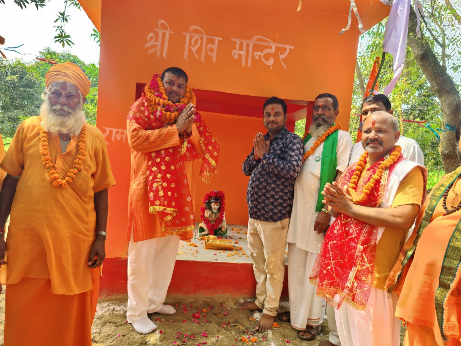 सीतापुर: हीरापुर में स्थित महाबली हनुमान व शिव मंदिर पर सफकत अली , मोनू करेगें धार्मिक कार्यक्रम का आयोजन, विशाल भंडारे के साथ 151 दीप जलाकर मानाऐगें दीपावली