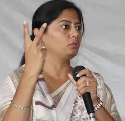 'किसी हिंदू ने अपने बच्चों का नाम विभीषण नहीं रखा। जो लोग अपनी राजनीतिक जननी (दल) से द्रोह को राम के नाम से छिपा रहे हैं। राम भी मुक्ति नहीं देंगे।' : पल्लवी पटेल
