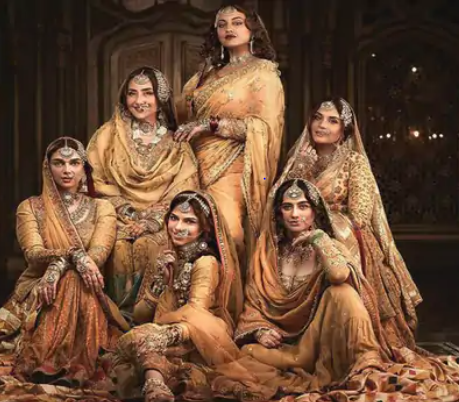 हीरामंडी बाजार में रहने वाली तवायफों की कहानी पर सीरीज हीरामंडी लेकर आ रहे हैं संजय लीला भंसाली