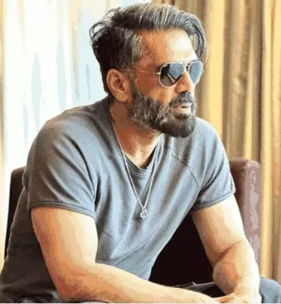 सिद्धार्थ की बातें सुनकर भारती सिंह से लेकर सुनील शेट्टी और माधुरी दीक्षित सभी इमोशनल हो गए।