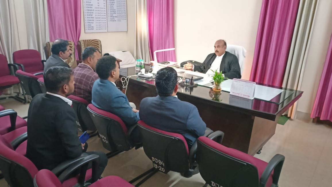 हरदोई : 09 मार्च को आयोजित राष्ट्रीय लोक अदालत समझौता योग्य वादों का निस्तारण कराए फाइनेंस कंपनी के अधिकारियों के साथ बैठक की गई